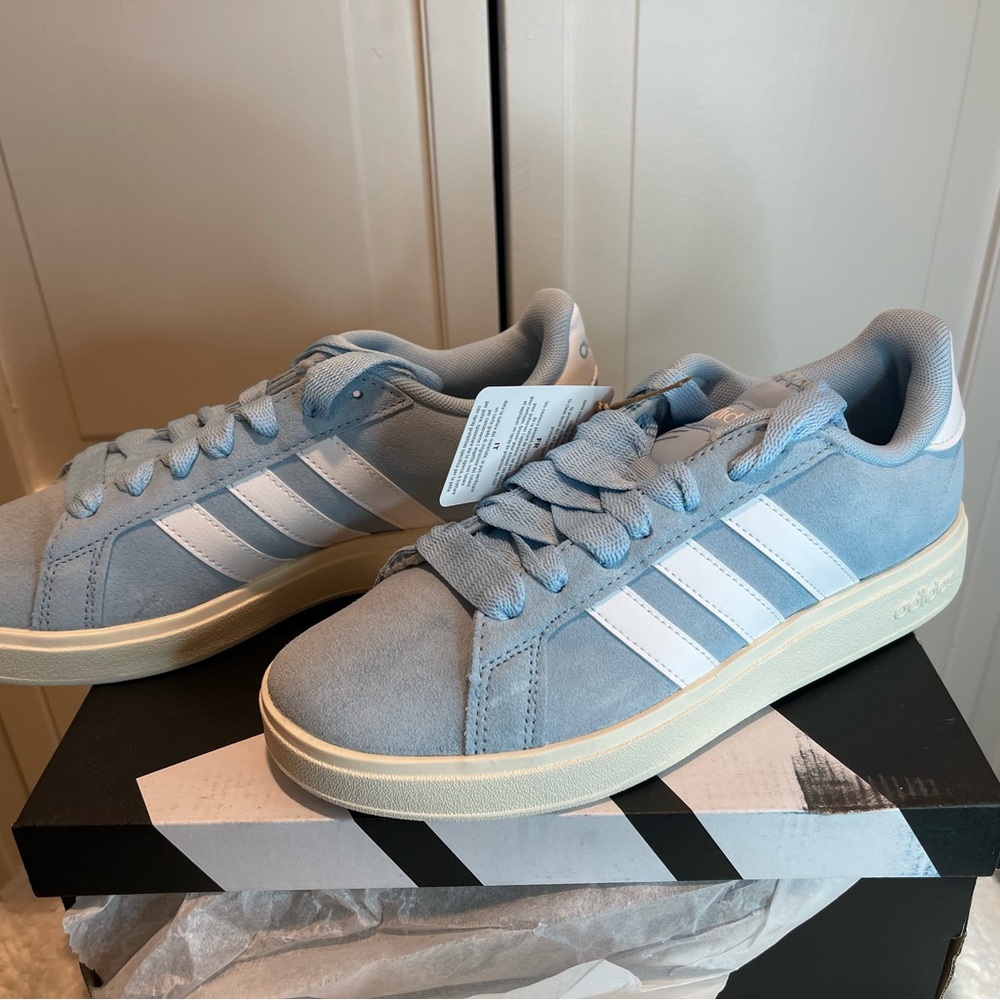 NEW Adidas Women’s Grand Court 00’s. Size 6.5.